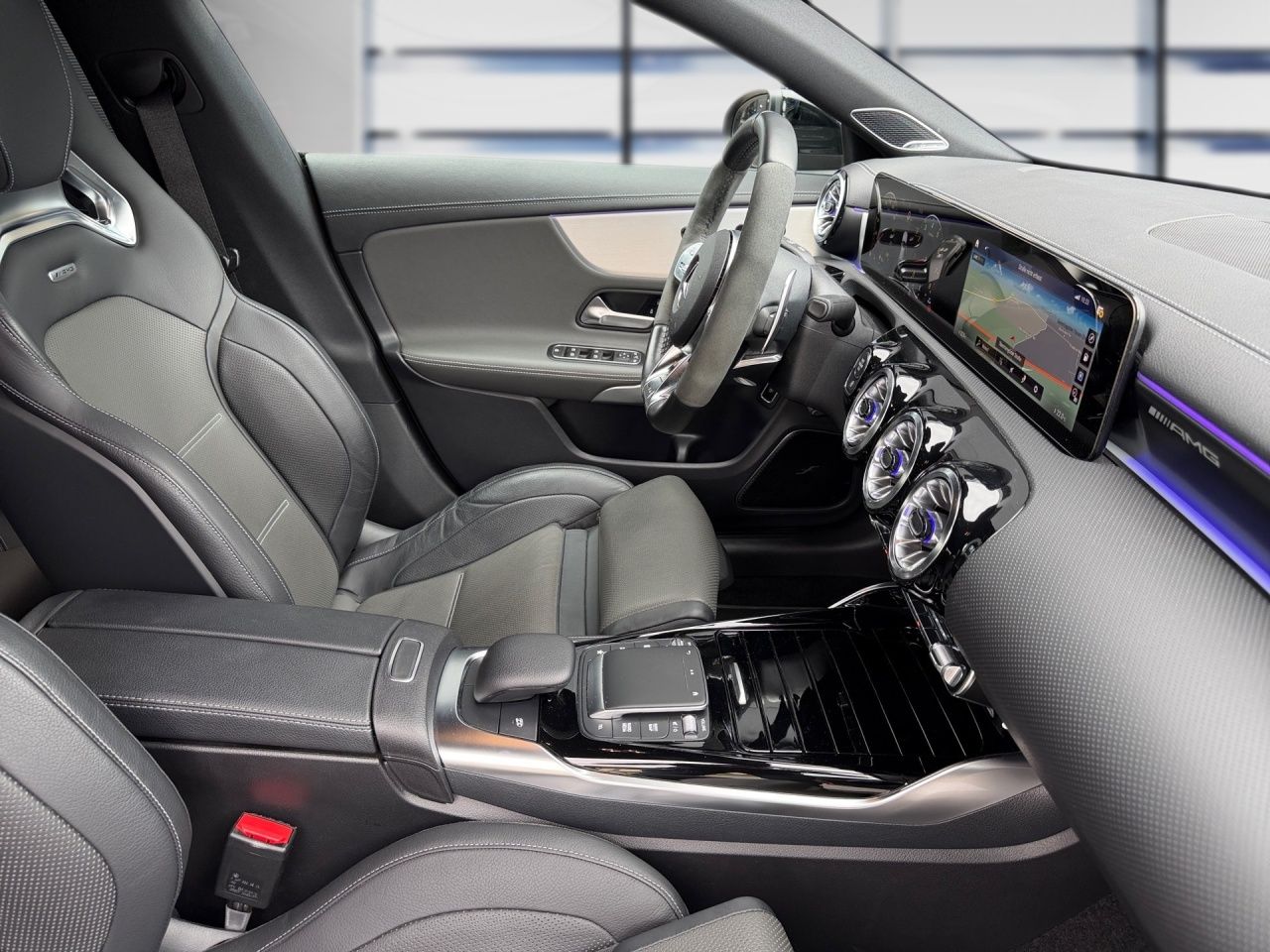 Fahrzeugabbildung Mercedes-Benz AMG CLA 45 S 4M+ Coupé AERO+MEMO+360+MULTIB+BUR+