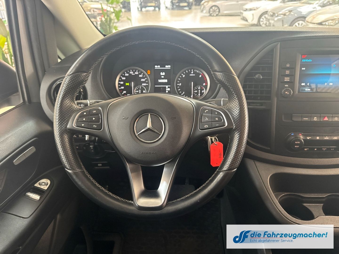 Fahrzeugabbildung Mercedes-Benz Vito Tourer 119 CDI 4x4 lang Navi LED Blendfrei
