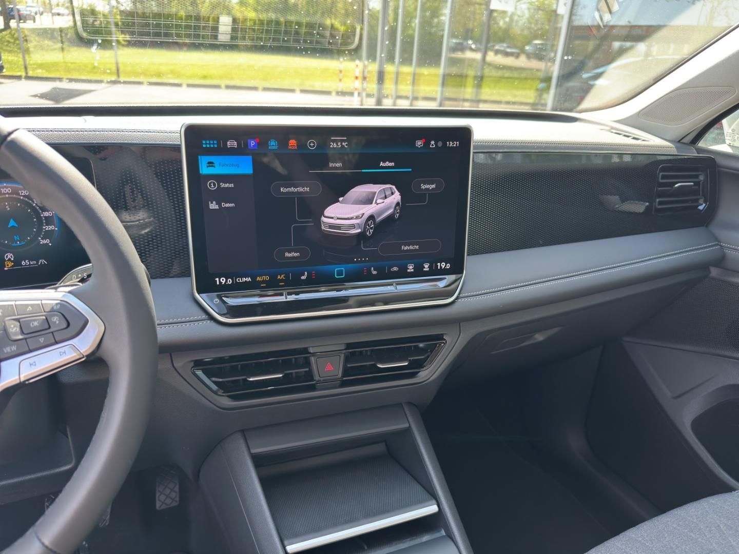 Fahrzeugabbildung Volkswagen Tiguan 1.5 eTSI W Life AHK,HUD,Kamera,LED,Matrix