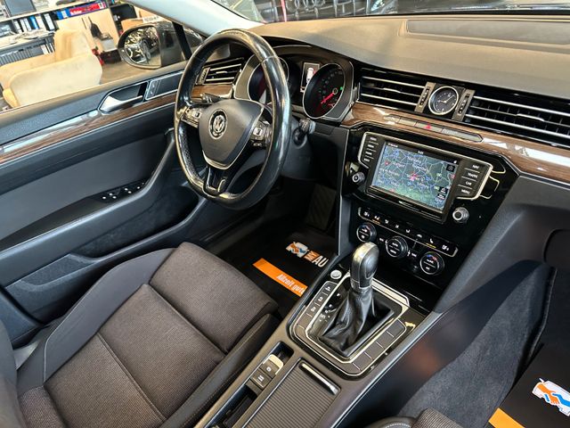 Volkswagen Passat *AHK*SZHZ*PANO*ACC*NAVI*
