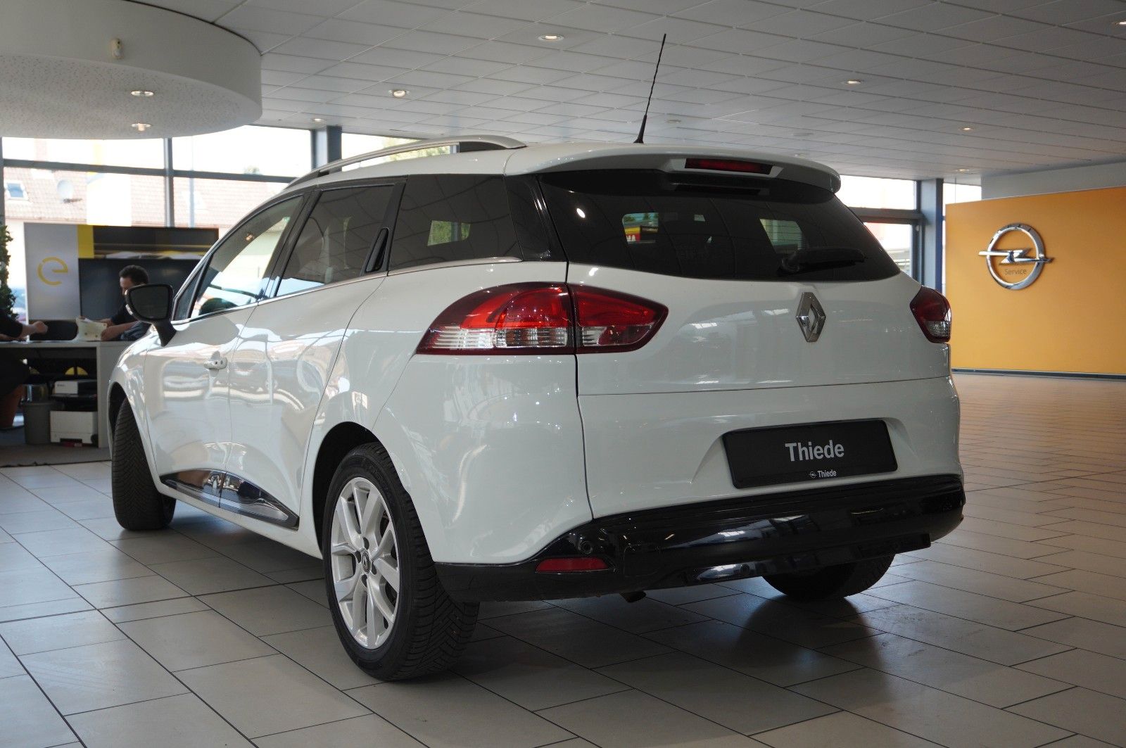 Fahrzeugabbildung Renault Clio IV Grandtour 0.9 TCE LIMITED NAVI/LED/DAB+