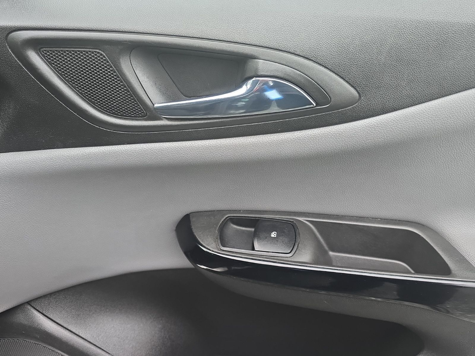 Fahrzeugabbildung Opel Corsa E Innovation ecoFlex TEMPOMAT SHZ LHZ