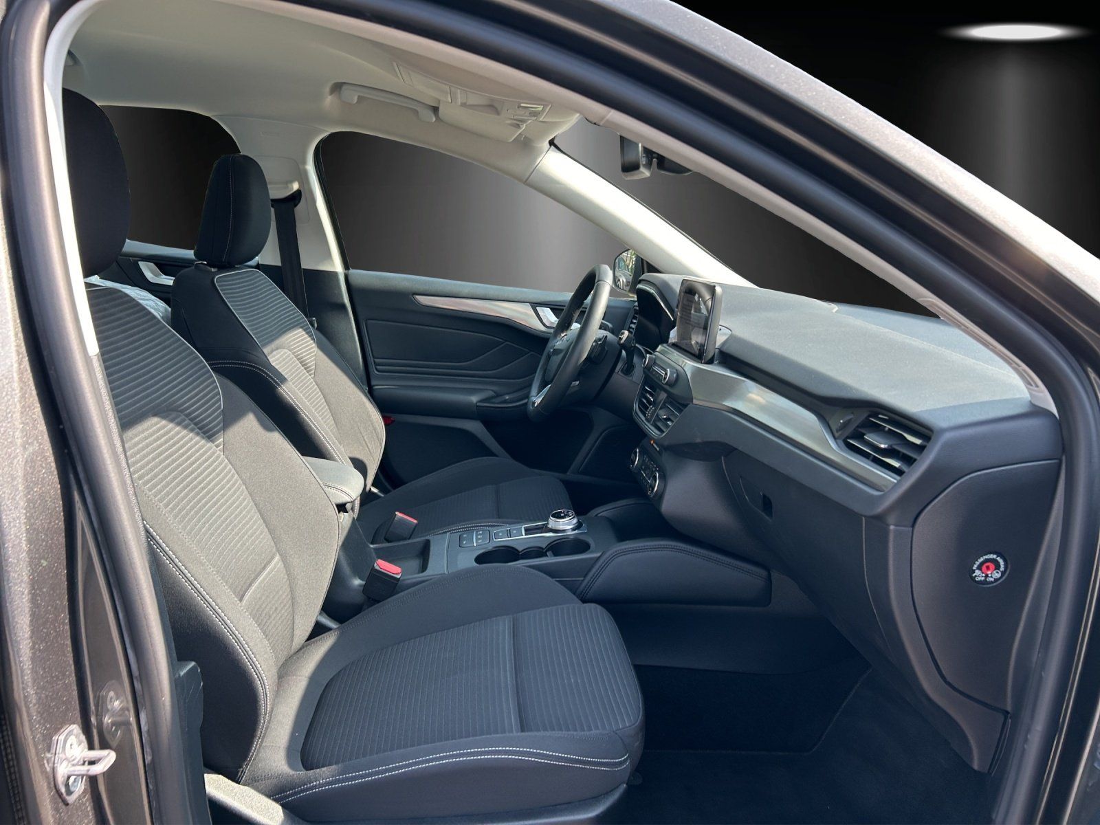 Fahrzeugabbildung Ford Focus 1.0 Titanium Aut./KAMERA/GRA/SHZ/LHZ/