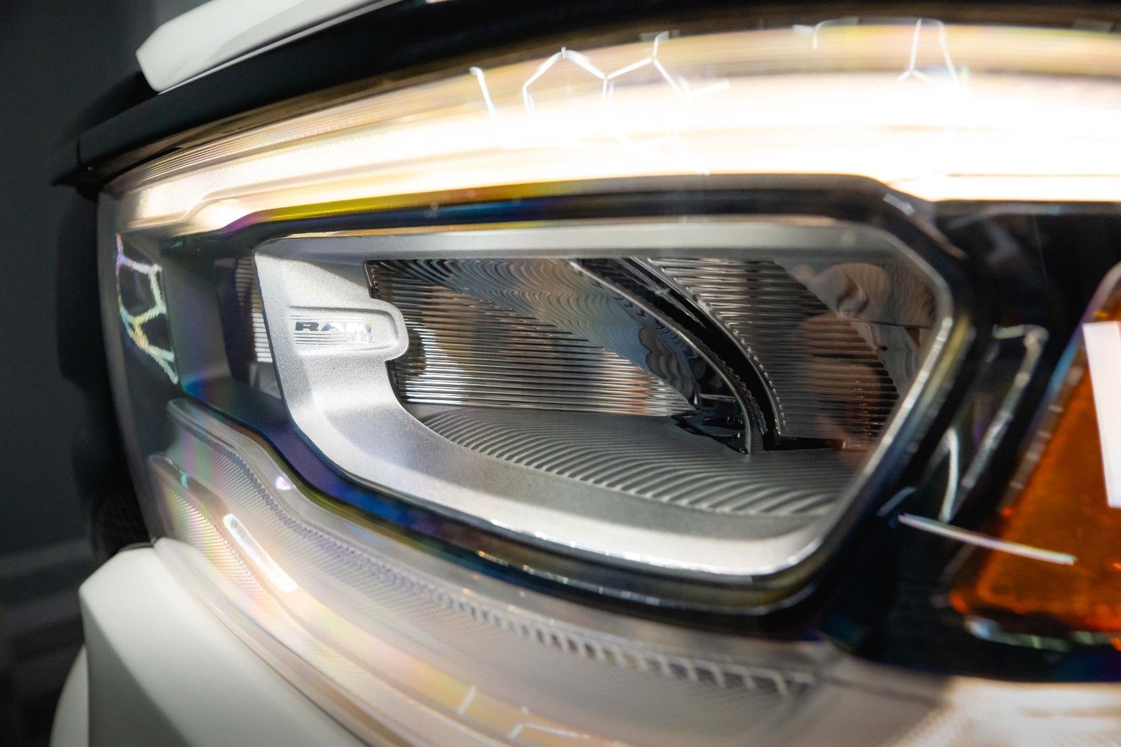 Fahrzeugabbildung Dodge RAM 5.7 V8 HEMI 4x4 OFFROAD Night-Paket *LED*