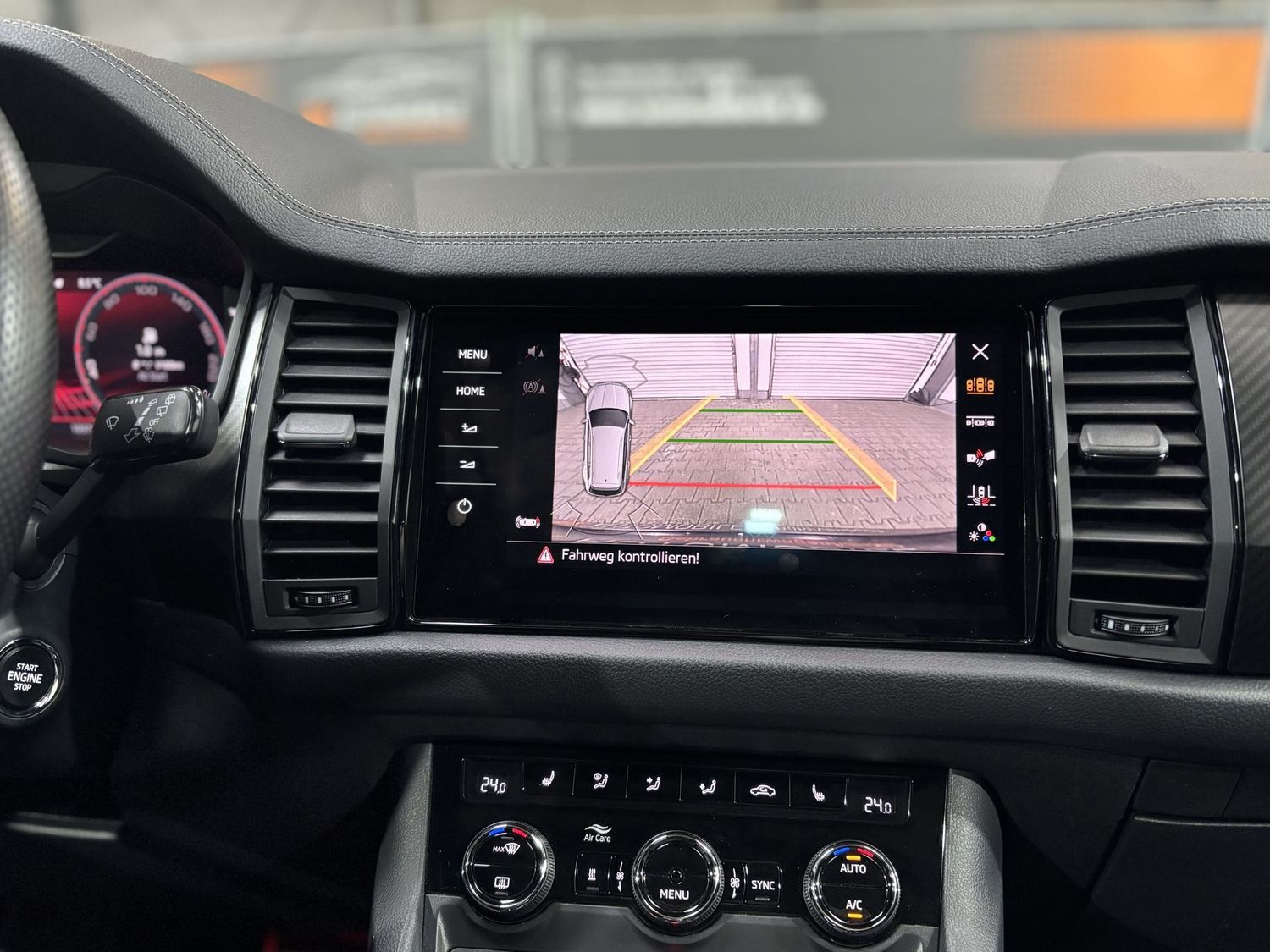 Fahrzeugabbildung SKODA Kodiaq Sportline 4x4#Matrix#Virtual#ACC#Pano#AHK