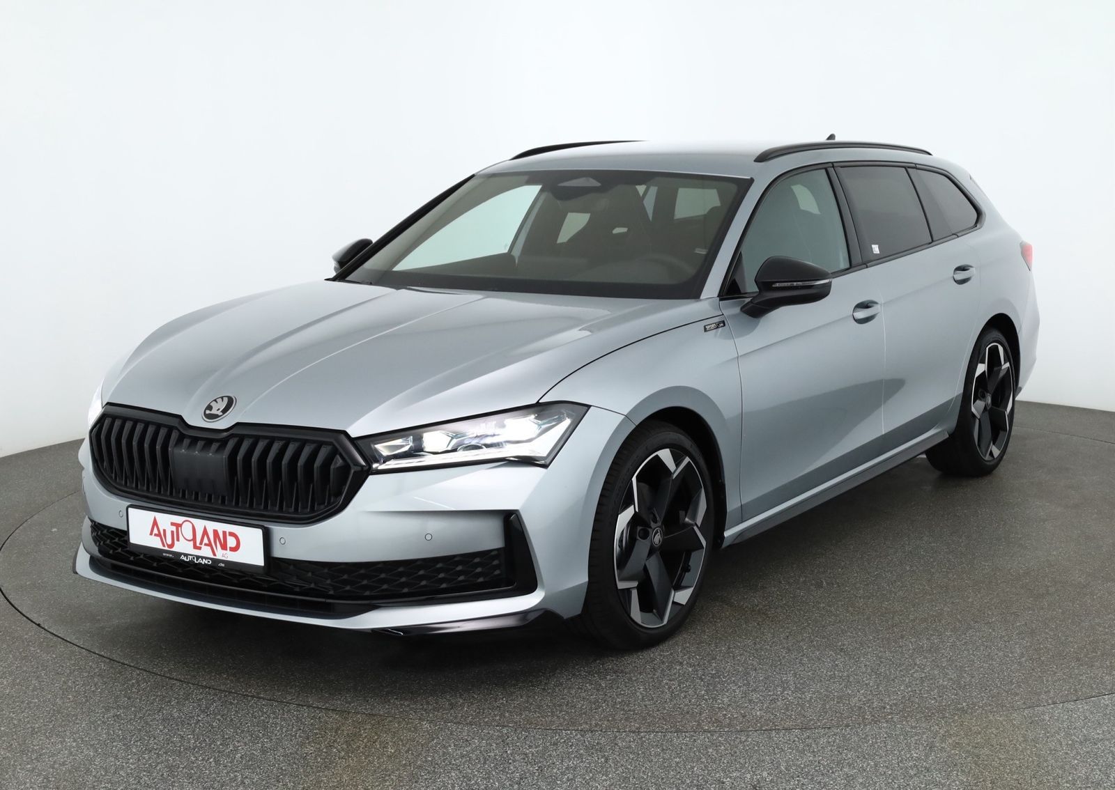 Skoda Superb Combi Sportline 1.5 TSI mHev DSG Matrix A imagem 2