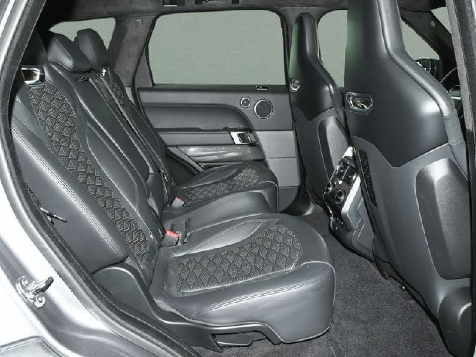 Fahrzeugabbildung Land Rover Range Rover Sport P575 SVR - Carbon Edition