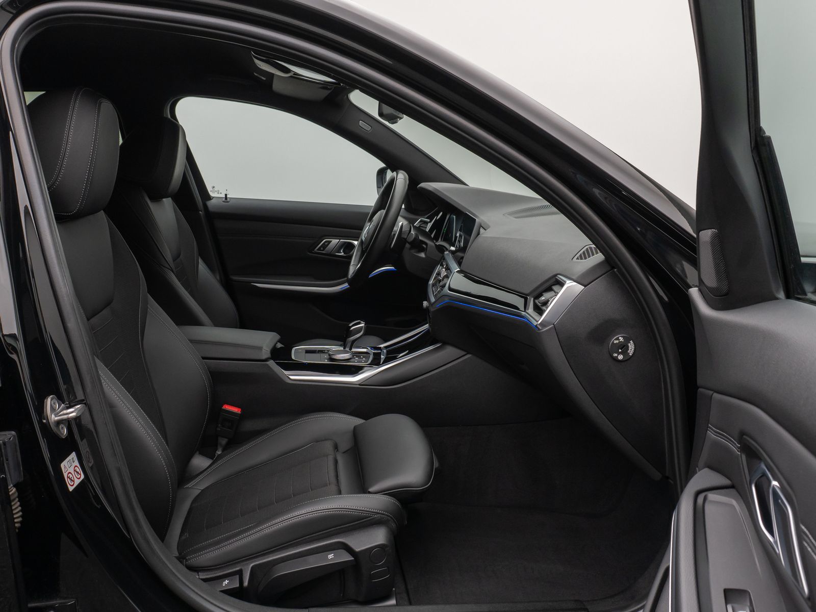 Fahrzeugabbildung BMW 330i Sport Line Kamera Lenkhz HiFi Komfort Alarm