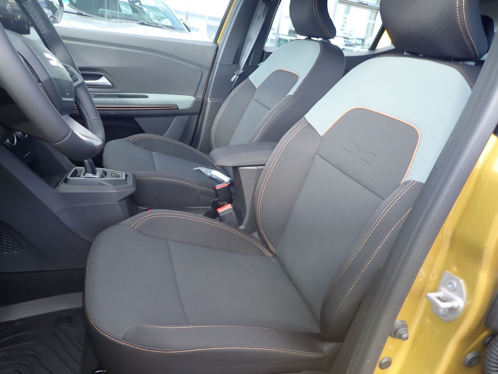 Fahrzeugabbildung Dacia Sandero Stepway Extreme Eco-G 120 auto