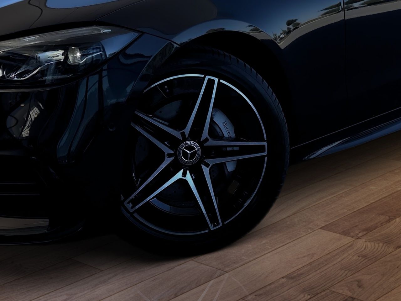 Fahrzeugabbildung Mercedes-Benz C 180 AMG+NIGHT+LENKRADHEIZ+AMBIENTE+KAMERA+