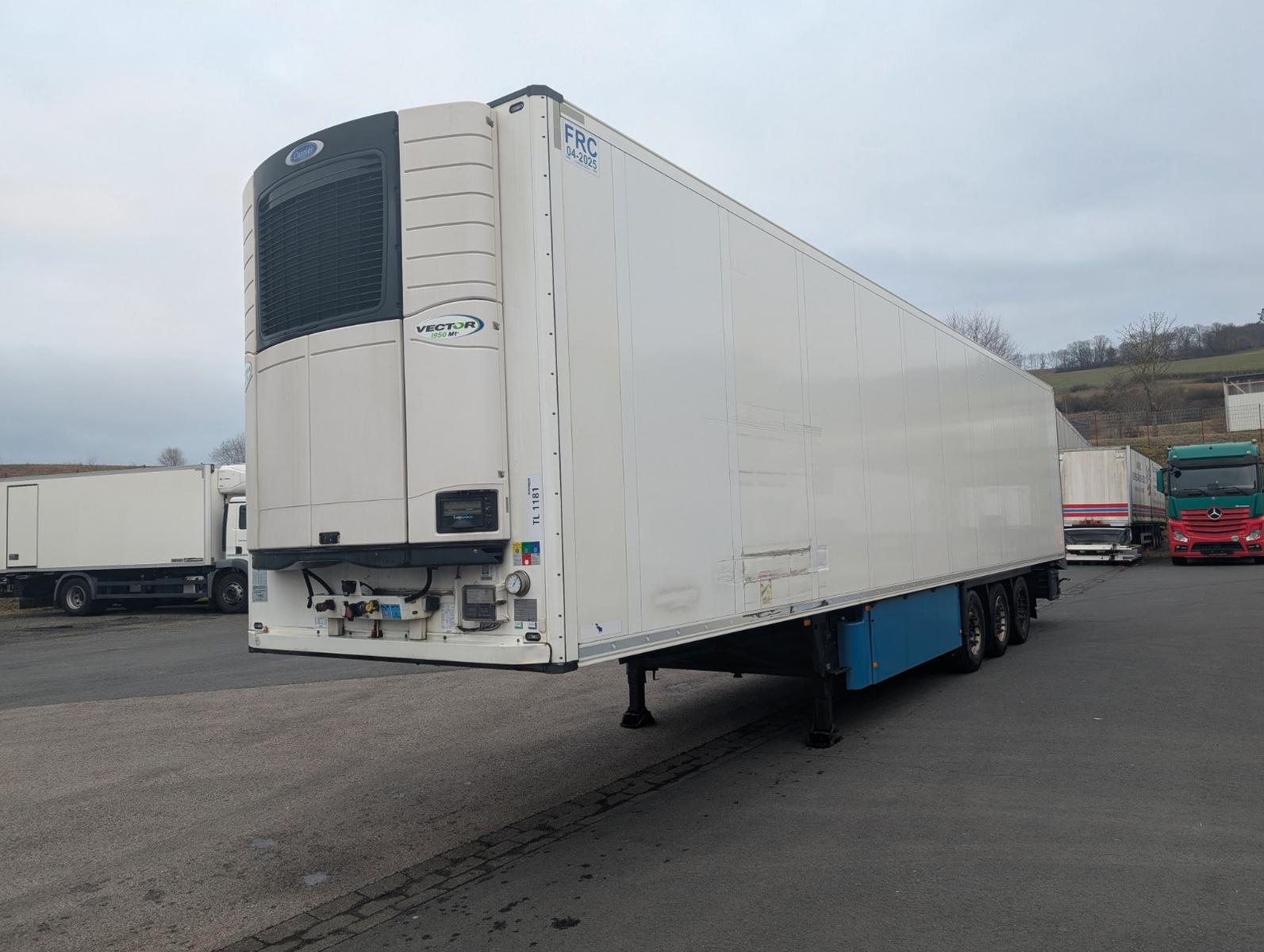 Schmitz Cargobull SKO24 Doppelstock Blumenbreite Multitemp Pharma
