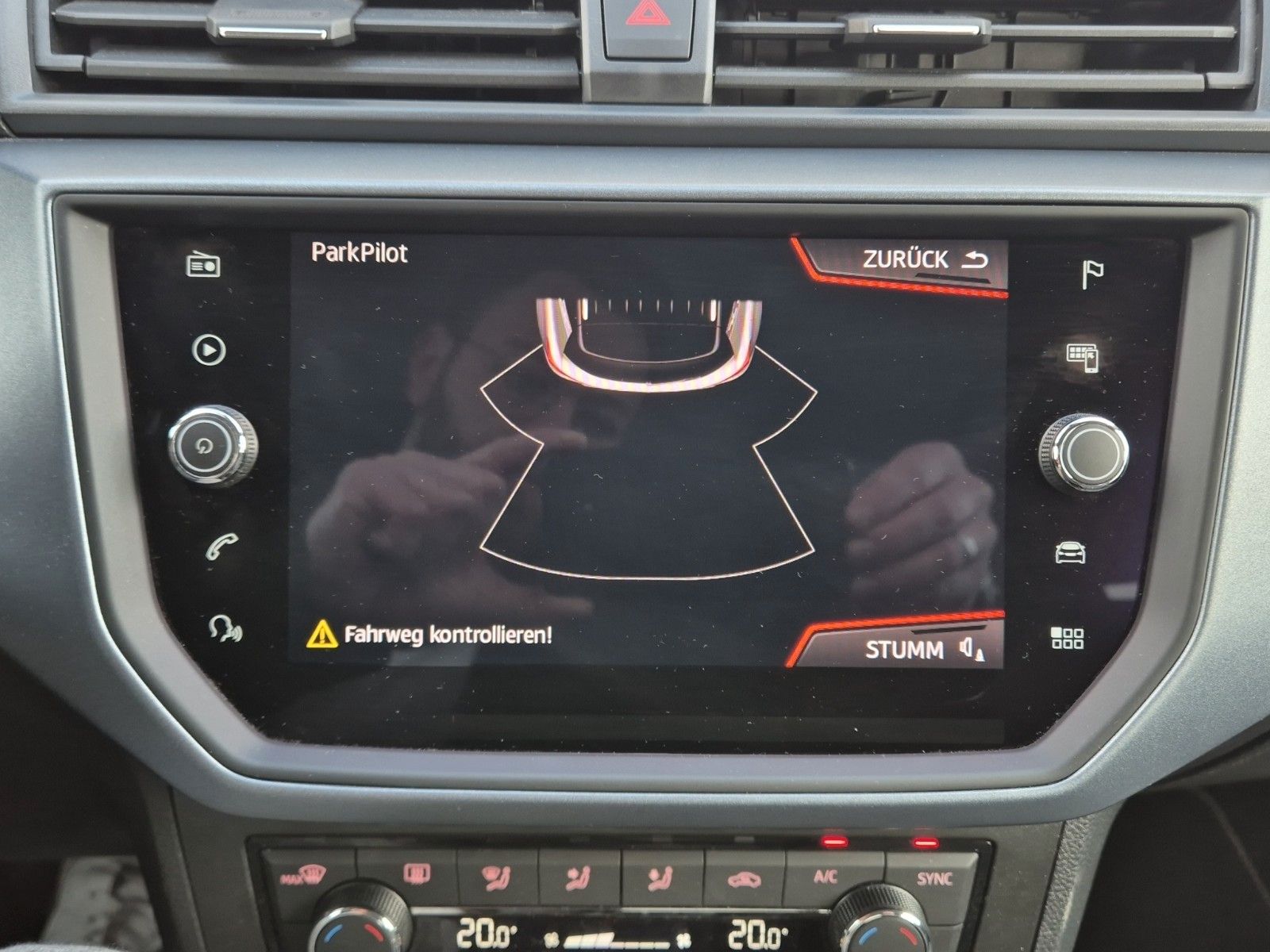 Fahrzeugabbildung SEAT ARONA STYLE DSG LED GRA APP ALU ALLWETT