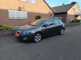 Opel Astra 1.6 Turbo Sport 132kW Automatik Sport - Opel Astra aus 2010: Turbo