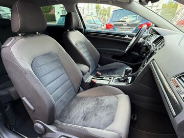 Volkswagen Golf - 8