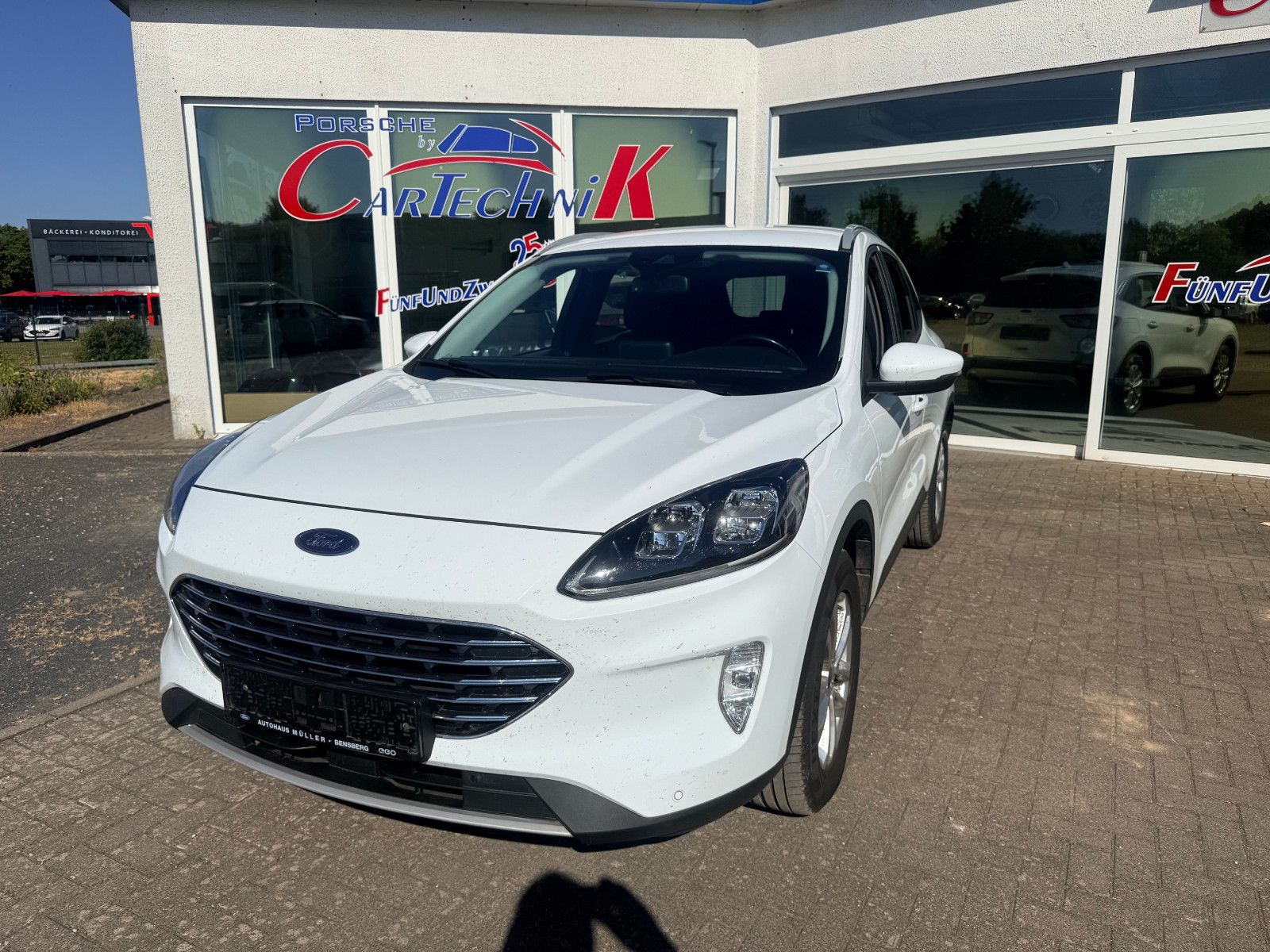 Ford Kuga - 1