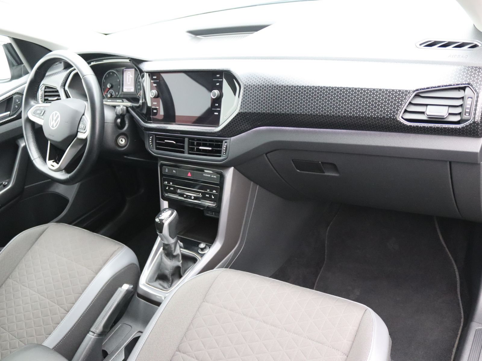 Volkswagen T-Cross - Bild 11