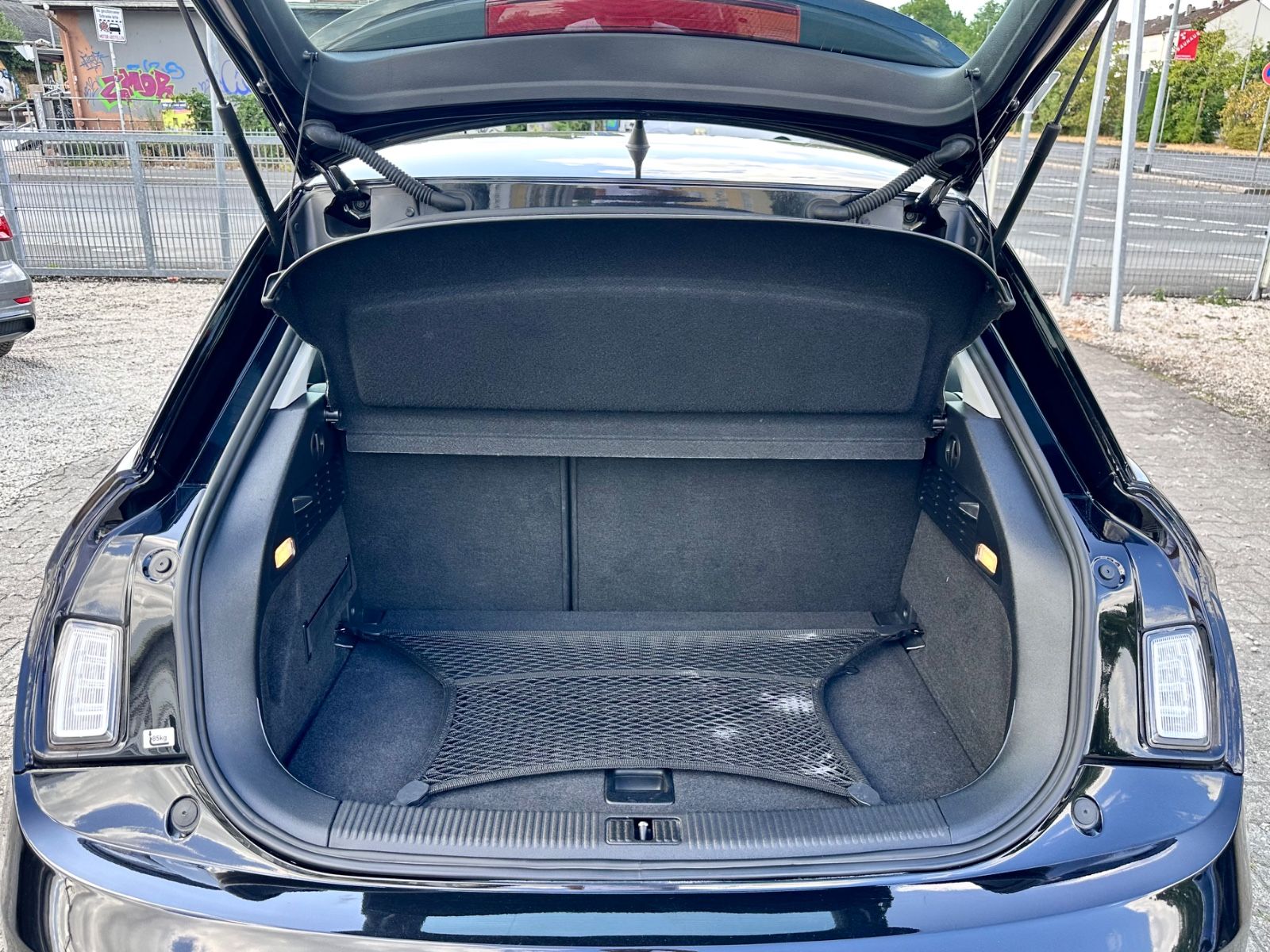 Fahrzeugabbildung Audi A1 AMBITION*NAVI+AHK+LED