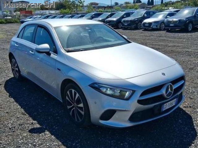 Mercedes-Benz MERCEDES-BENZ A 250 Classe A e eq-power Business imagem 3