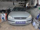 Ford Mondeo 1.8 81 kW Ghia Ghia - Ford Mondeo aus 2001: Ghia