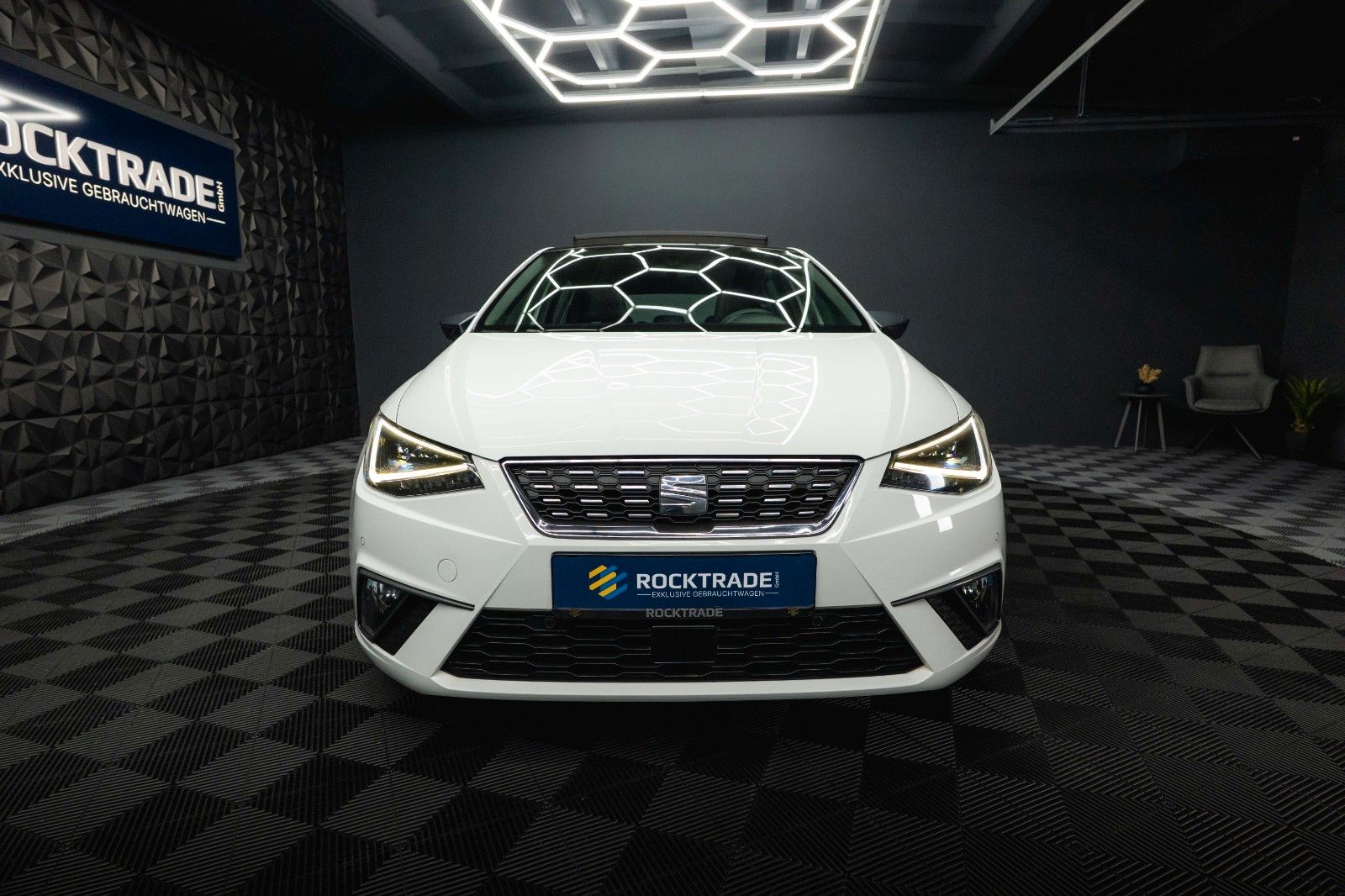 Fahrzeugabbildung SEAT Ibiza Xcellence Sport DSG *LED*Panorama*Kamera*