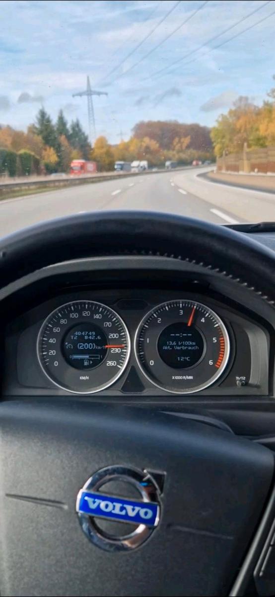 Volvo V70 2011 — photo 10