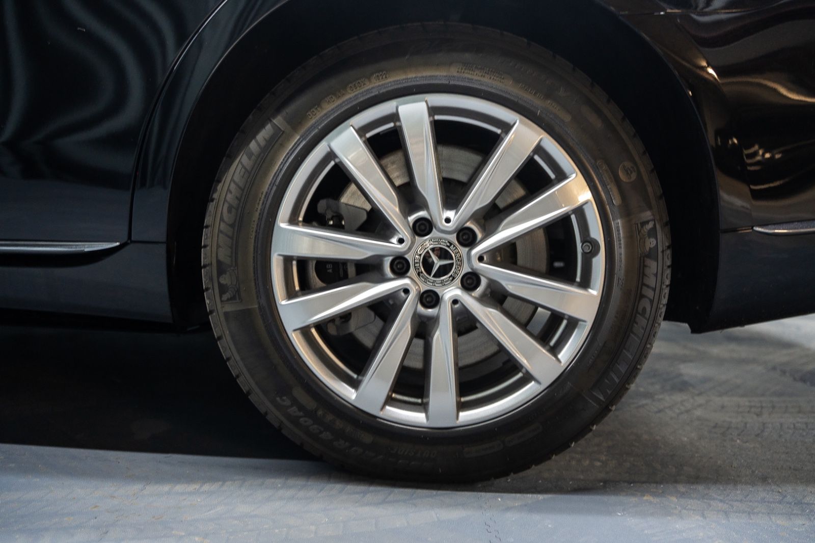 Fahrzeugabbildung Mercedes-Benz S 680 4M GUARD Armored VR10 FULL STOCK 2025