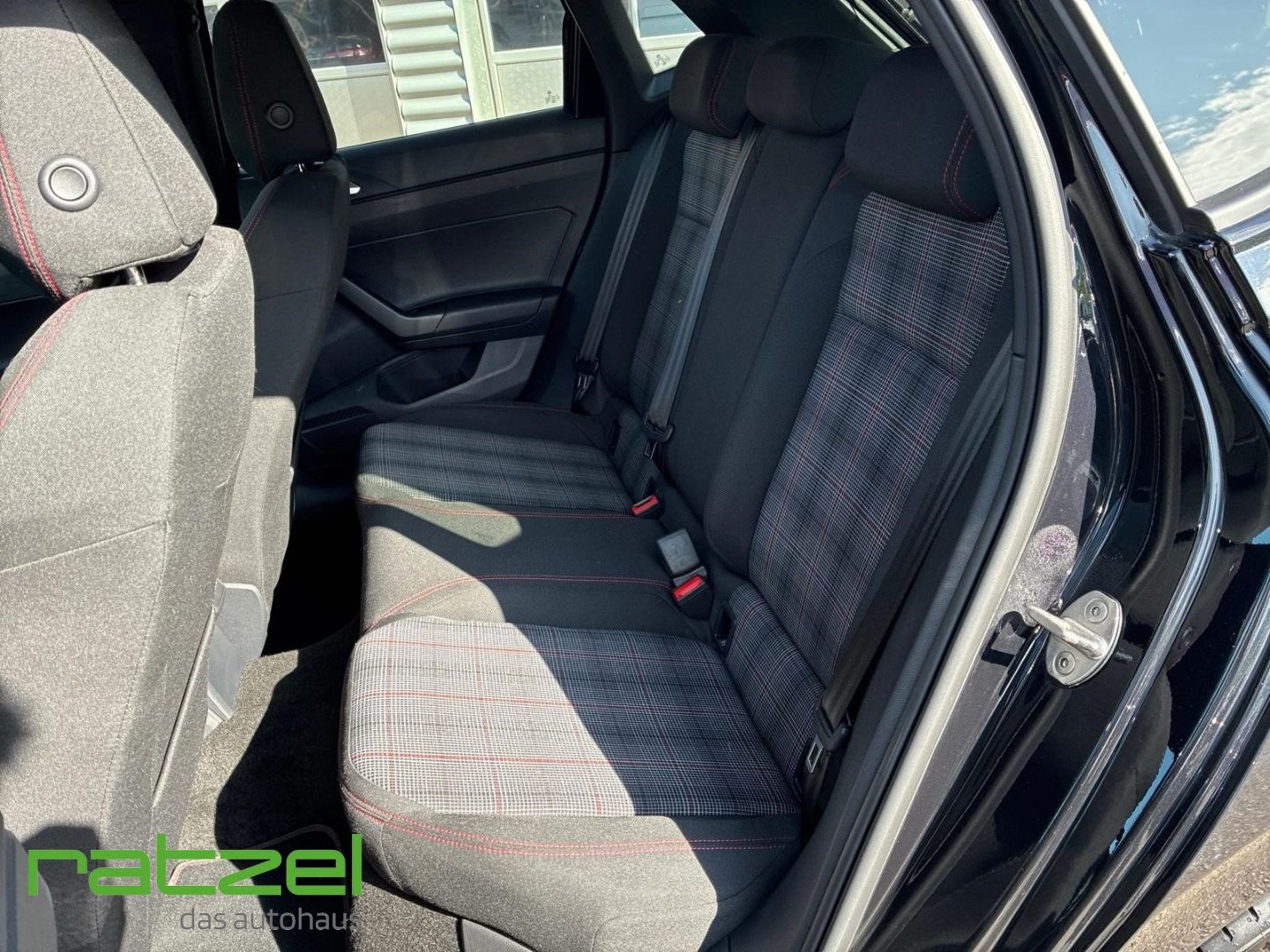 Fahrzeugabbildung Volkswagen Polo GTI 2.0 TSI DSG Navi Digitales Cockpit LED
