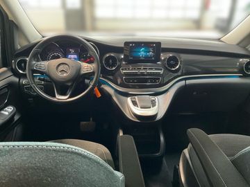 Mercedes V 220 - 10