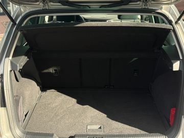 Volkswagen Golf - 8