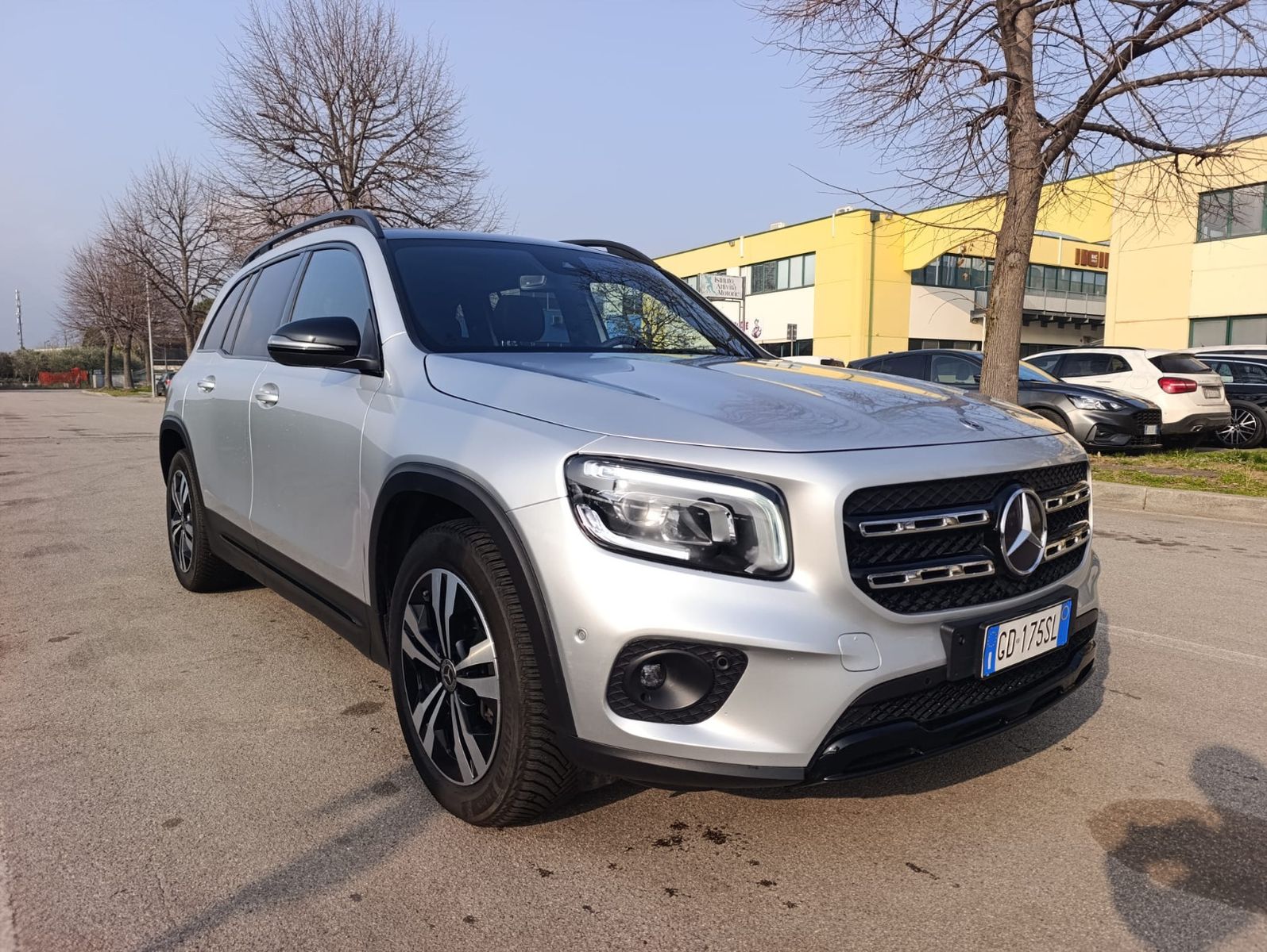 MERCEDES-BENZ GLB 200 d 4MATIC DCT