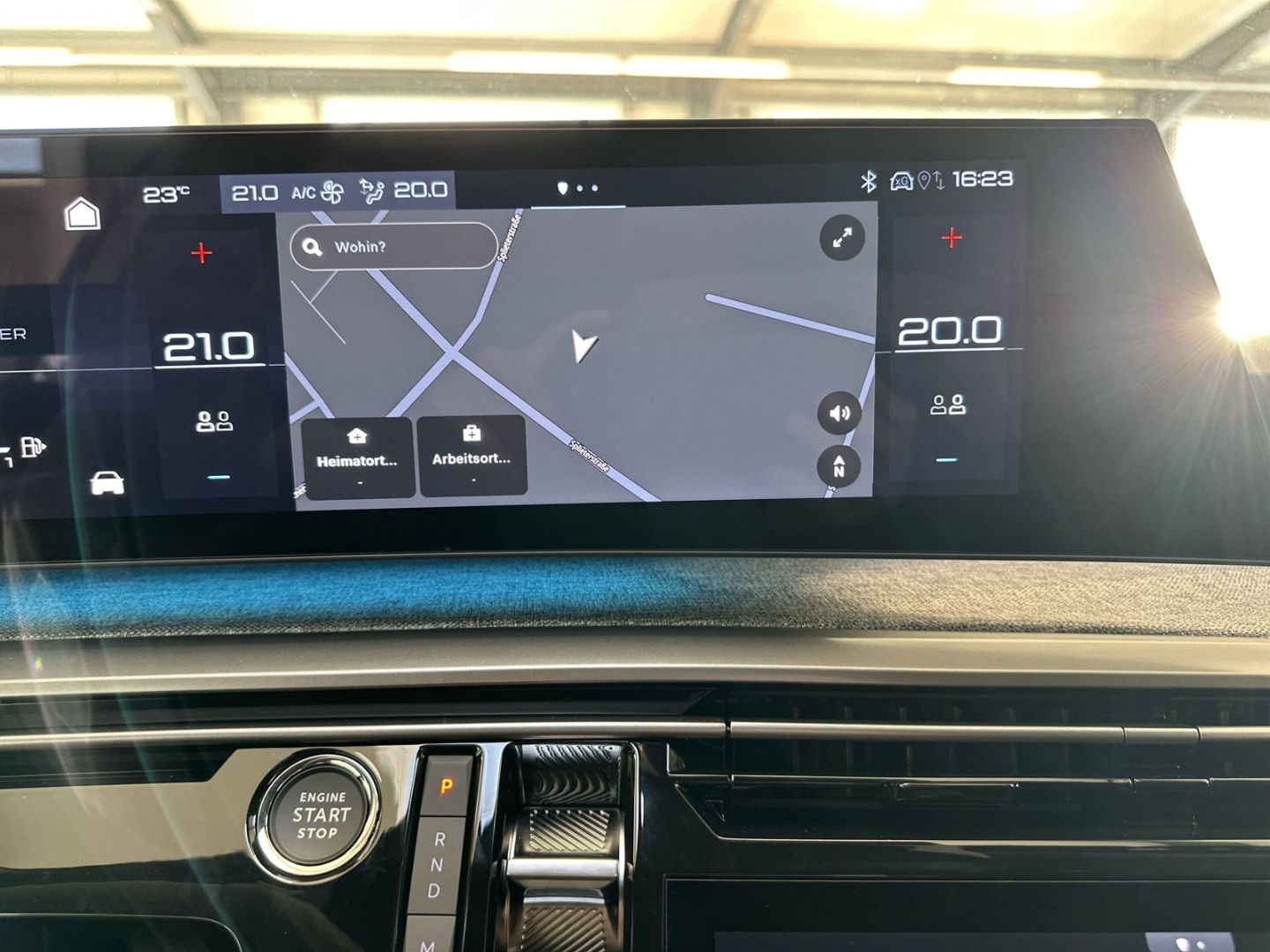 Fahrzeugabbildung Peugeot 5008 Hybrid 1.2 EU6e Allure HYBRID 136 e-DSC6