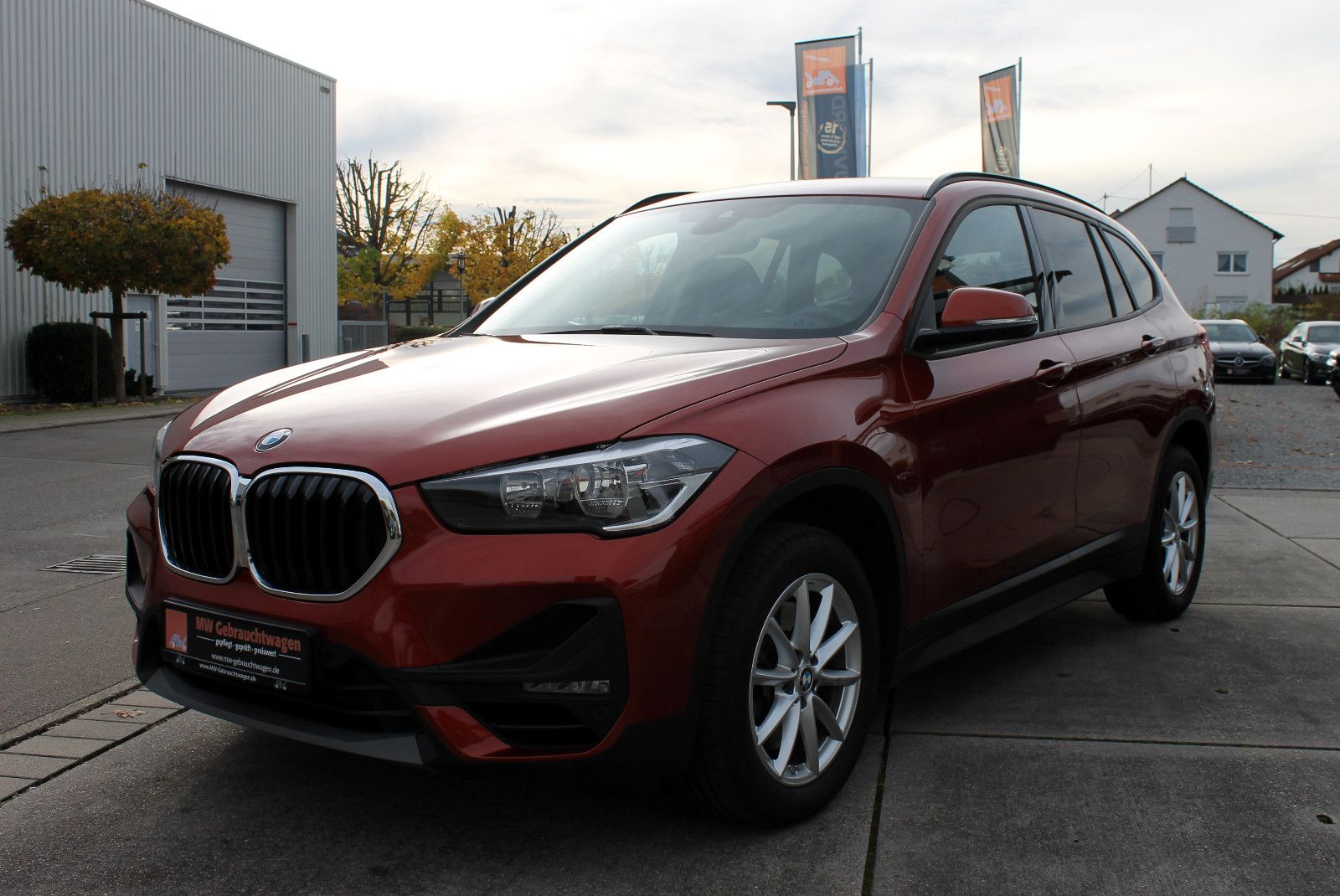 Fahrzeugabbildung BMW X1 sDrive 20i Steptr. Advantage KAM PDC SHZ TEMP