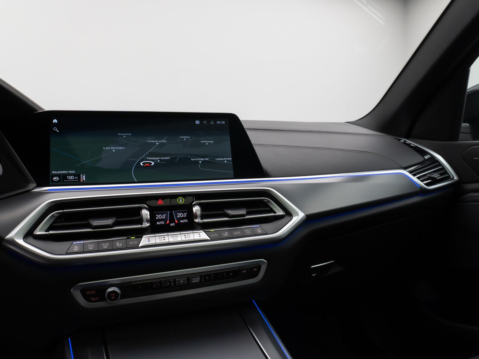 Fahrzeugabbildung BMW X5 xD40d M Sport Panorama Kamera HUD DAB Massage