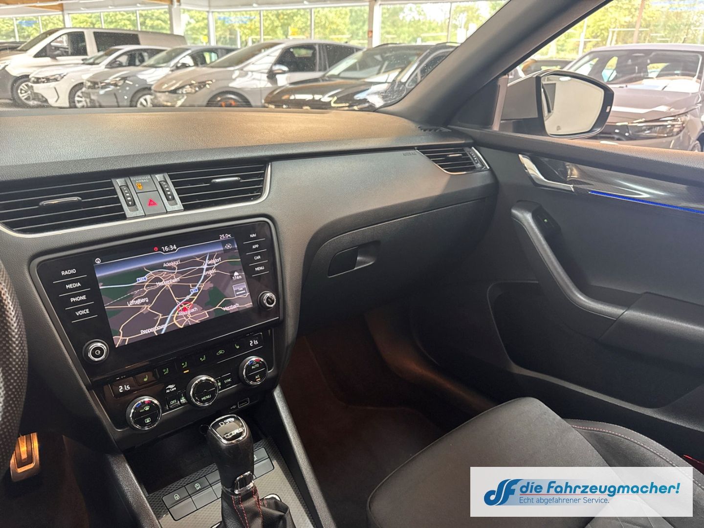 Fahrzeugabbildung SKODA Octavia Combi RS 4x4 Sportpaket AHK Navi LED *EX