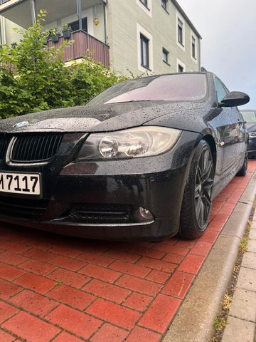 BMW 318i -