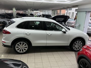 Porsche Cayenne - 5