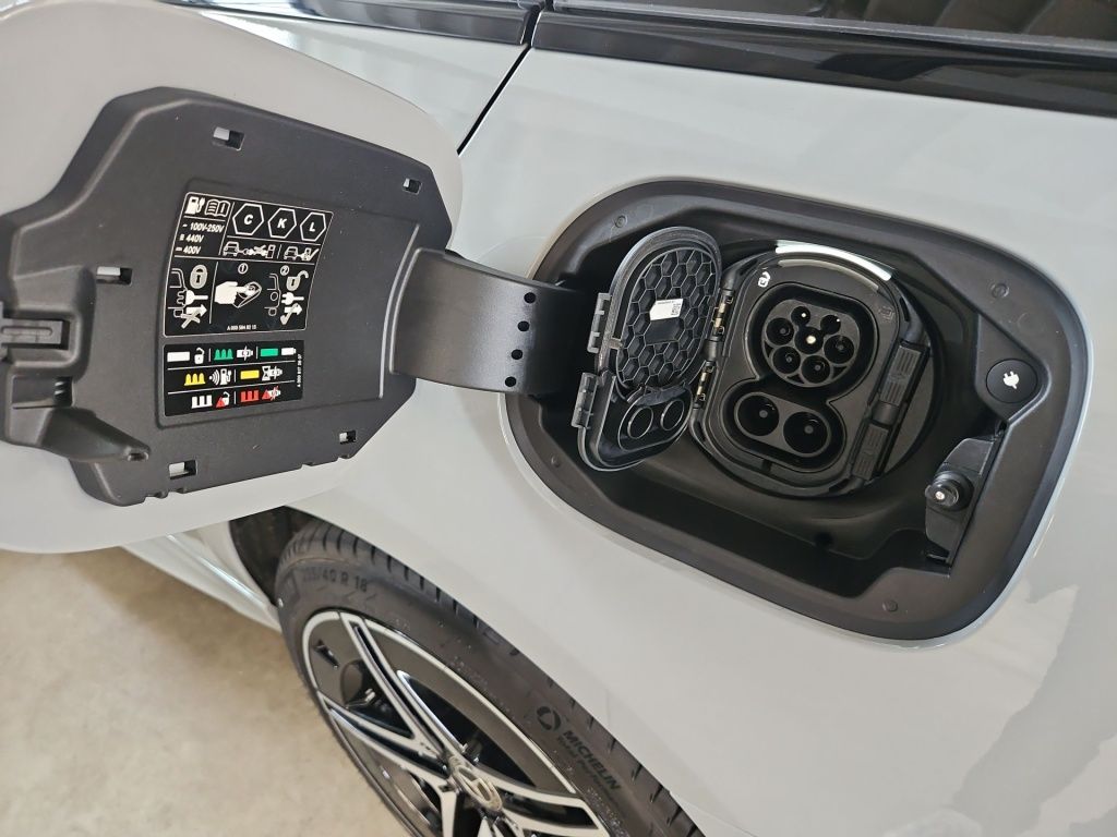 Fahrzeugabbildung Mercedes-Benz C 300 eT AMG Night ACC Pano LED 360° Burm. Sport
