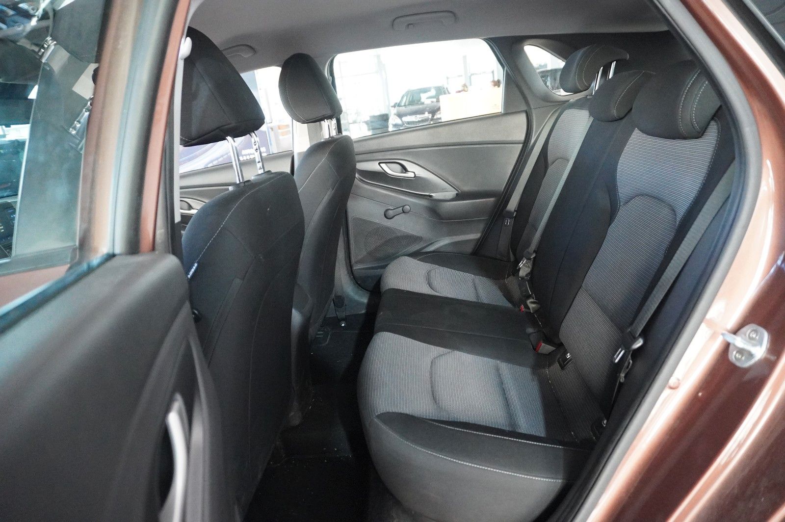Fahrzeugabbildung Hyundai i30 LIM. 1.0 T-GDI SELECT LED/KLIMA/PDC/TEMP/USB