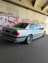 BMW 750iL A - Individual FOND ENTERTAINMENT - BMW 750: 750il