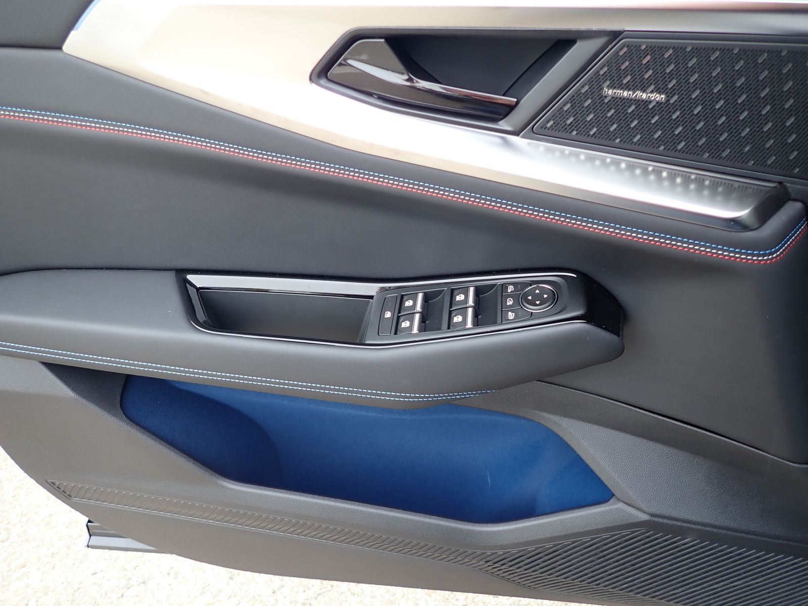 Fahrzeugabbildung Renault Rafale Esprit Alpine Full Hybrid E-Tech 200