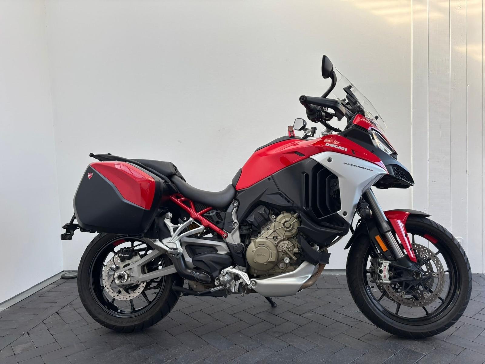 Ducati Multistrada V4 S Travel and Radar