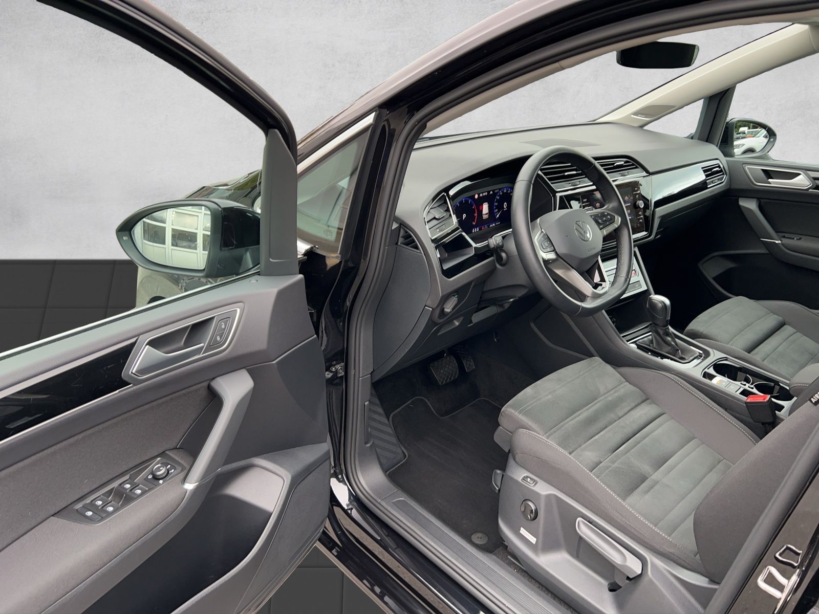 Touran Highline 1.5 TSI DSG Pano*Standhzg*Keyles