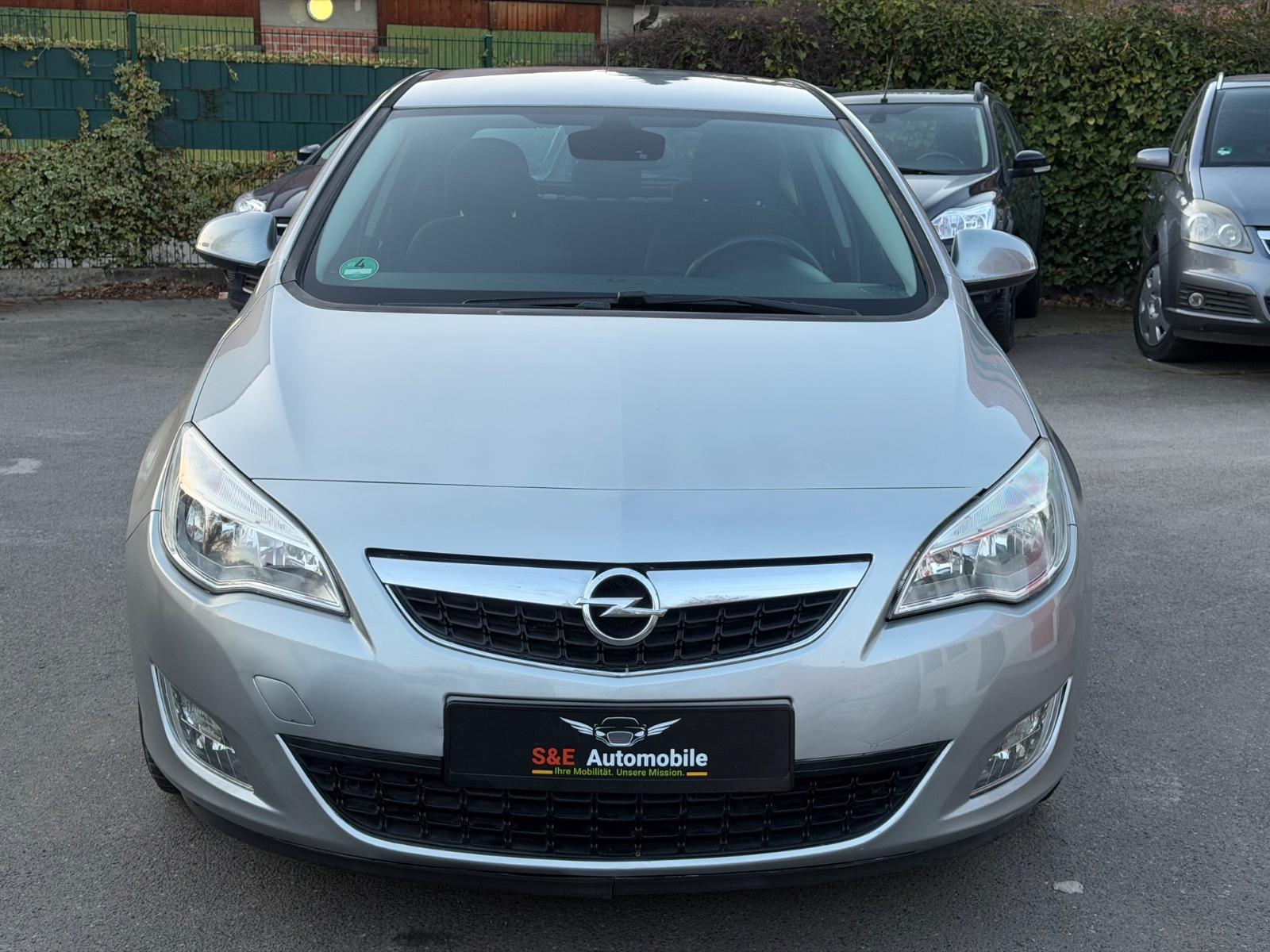 Opel Astra J Lim. 5-trg. Edition