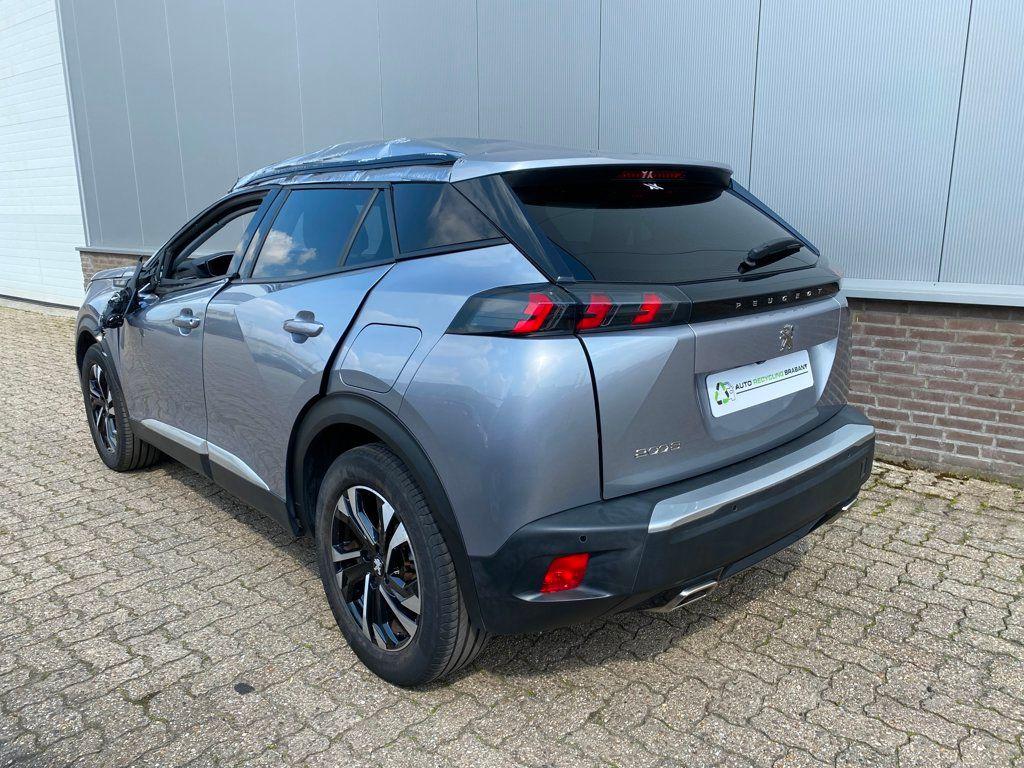 Peugeot 2008 1.2 PureTech Allure kamera Navi, Apple carp