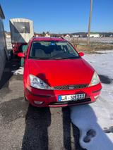Ford Focus 1.6 Ghia Ghia - Ford Focus aus 2003: Ghia