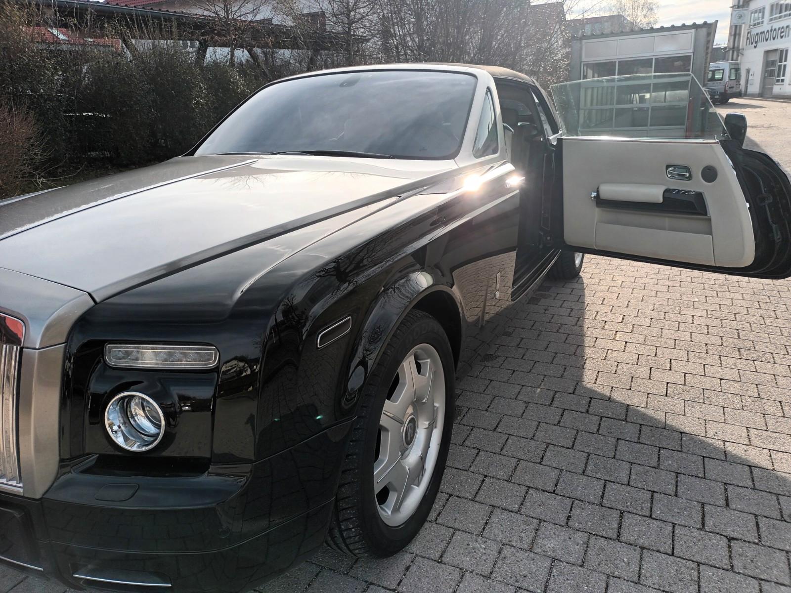 Rolls-Royce Phantom VII Drophead Coupe