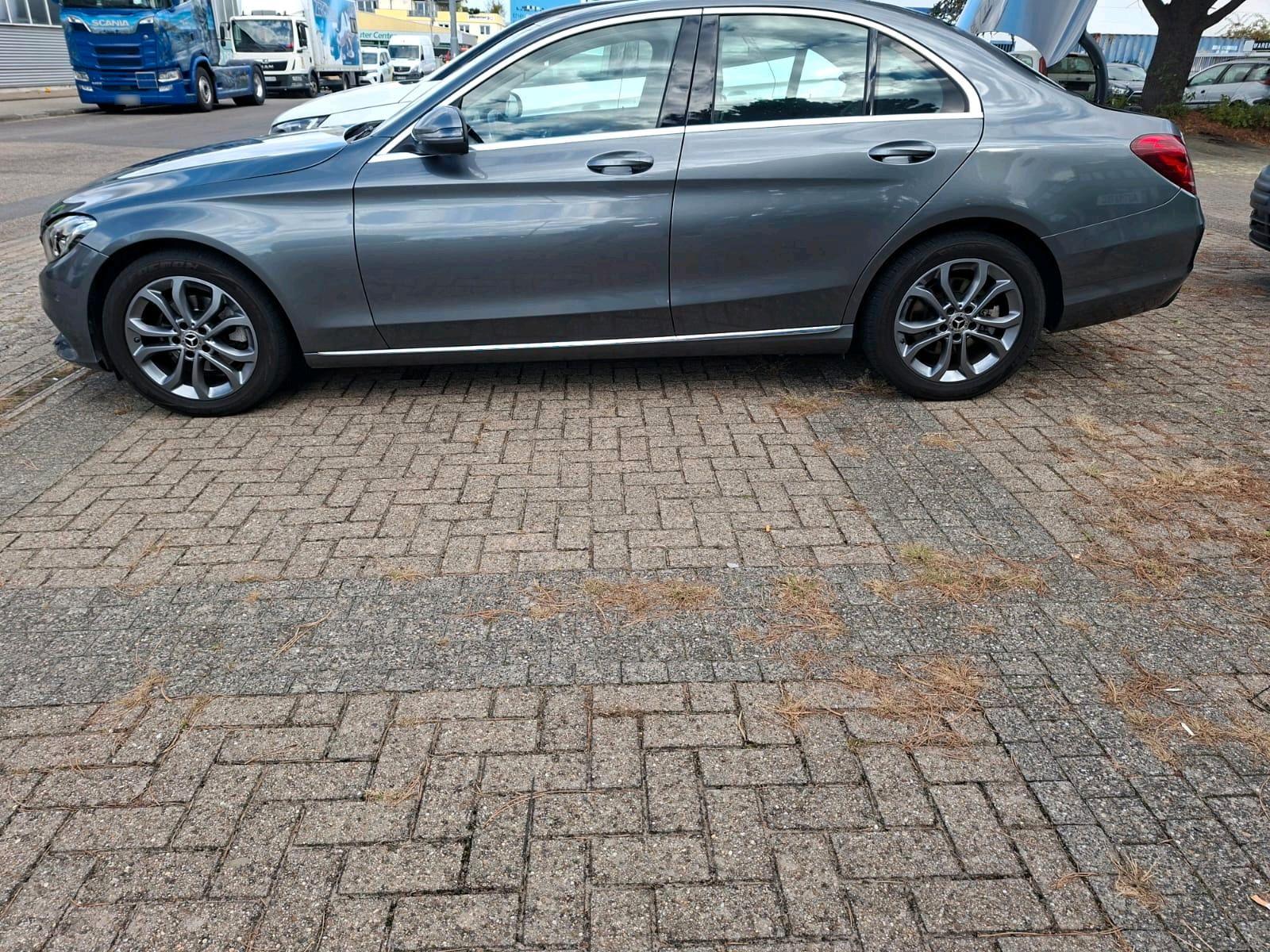 Mercedes-Benz C 180