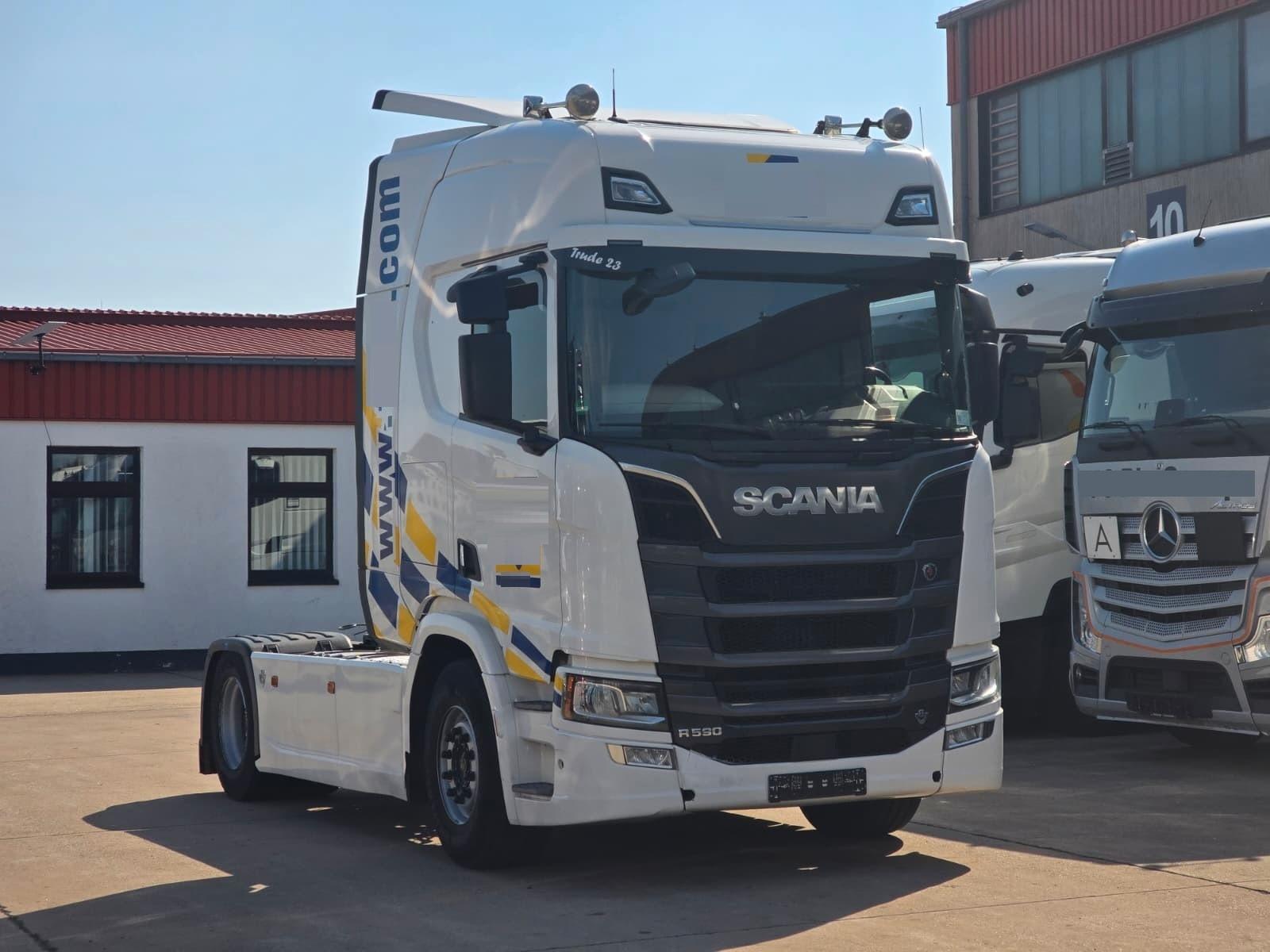 Scania R 590 * V8 * RETARDER * ACC * 2X TANK * 1. HAND