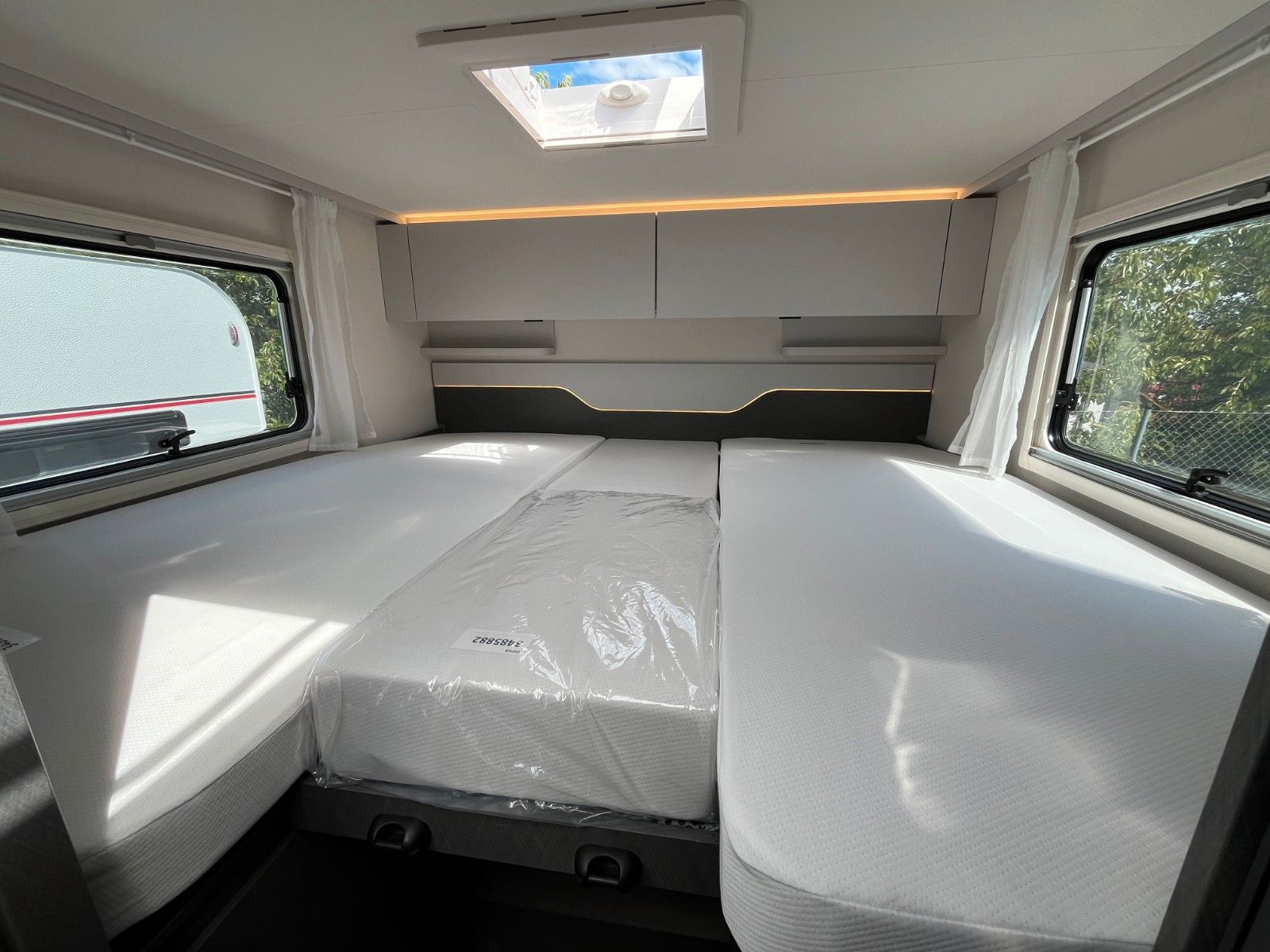 Fahrzeugabbildung Etrusco T 6900 SB *Hubbett*Complete Selection*Iconic* 26
