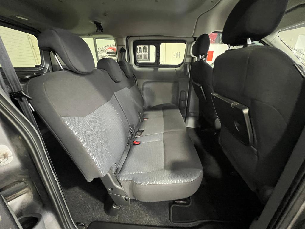 Nissan NV200